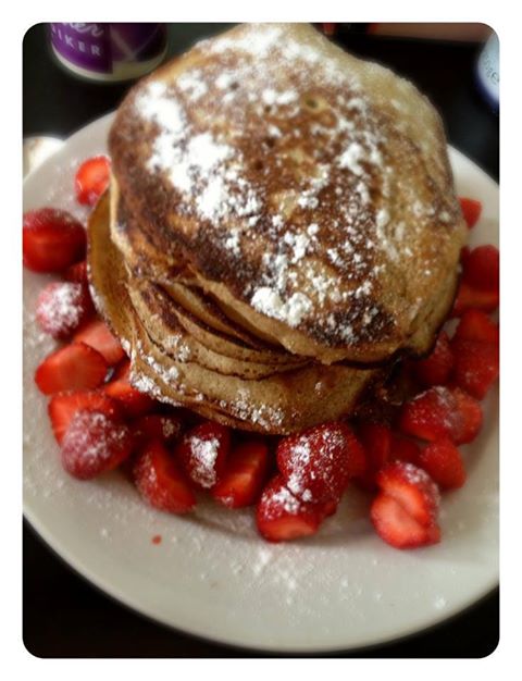 banana pancakes met strawberries mmm